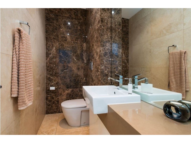 15 North Quay Drive, Biggera Waters QLD 4216