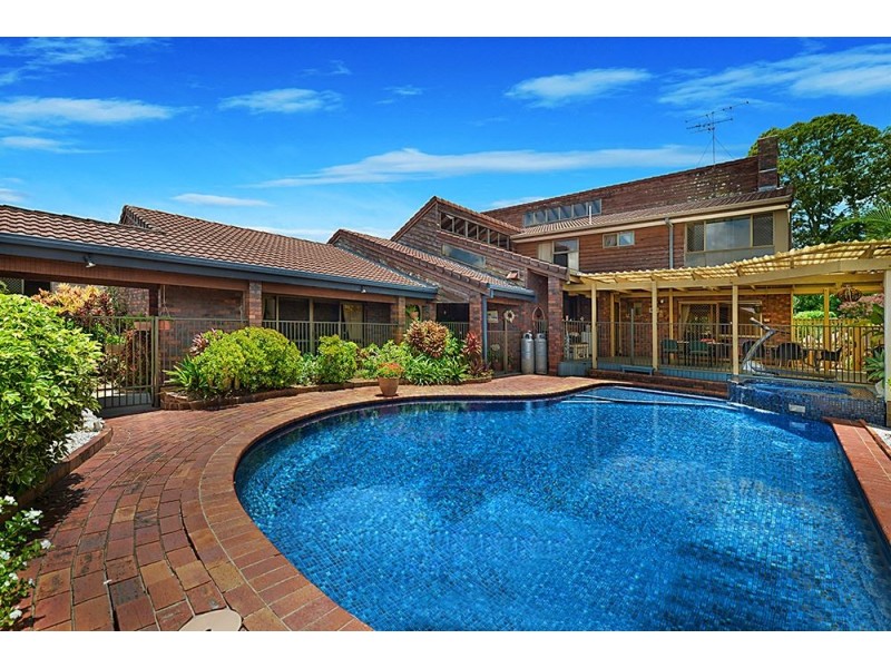 25 Inveray Avenue, Benowa Waters QLD 4217