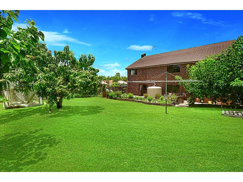 25 Inveray Avenue, Benowa Waters QLD 4217