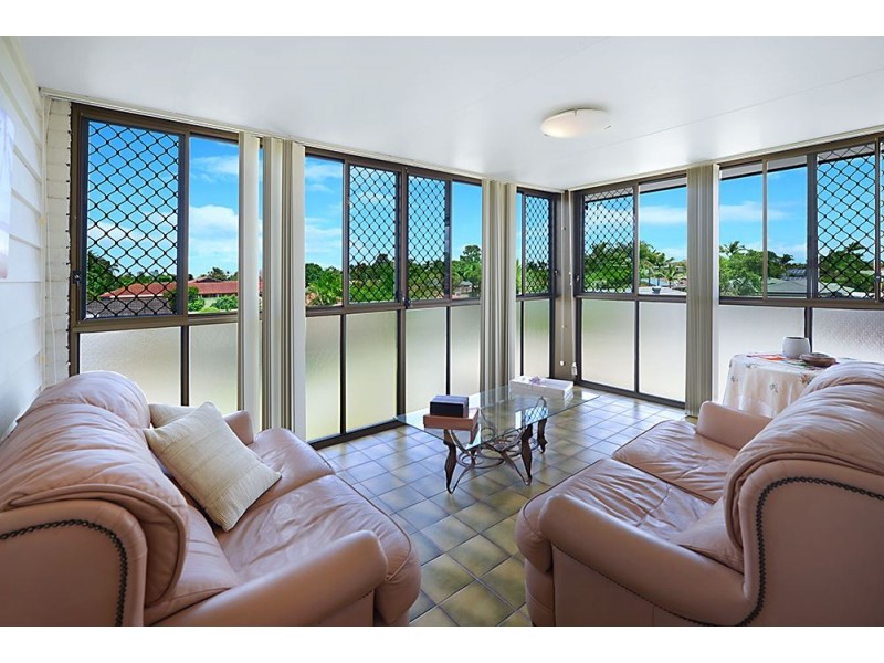 25 Inveray Avenue, Benowa Waters QLD 4217