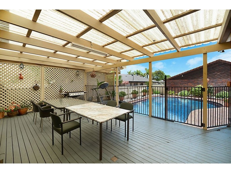 25 Inveray Avenue, Benowa Waters QLD 4217