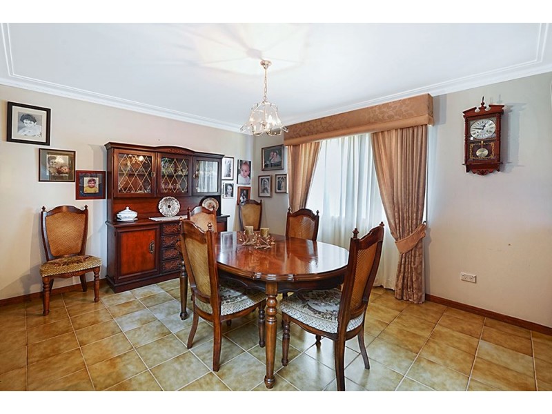 25 Inveray Avenue, Benowa Waters QLD 4217