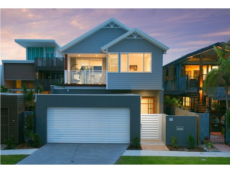 16 Sunbrite Avenue, Mermaid Beach QLD 4218