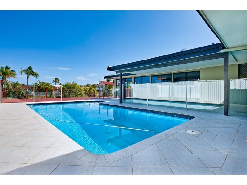 10 Pensacola Court, Broadbeach Waters QLD 4218