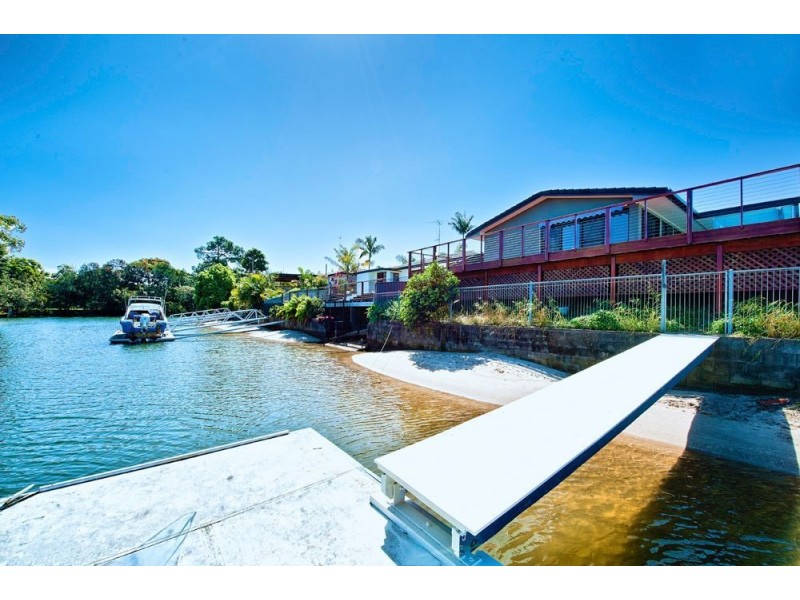 10 Pensacola Court, Broadbeach Waters QLD 4218