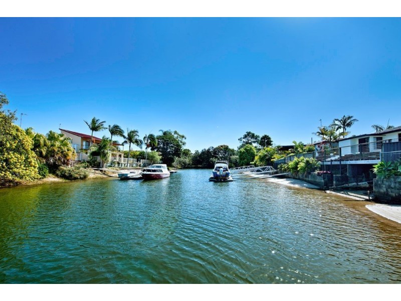 10 Pensacola Court, Broadbeach Waters QLD 4218