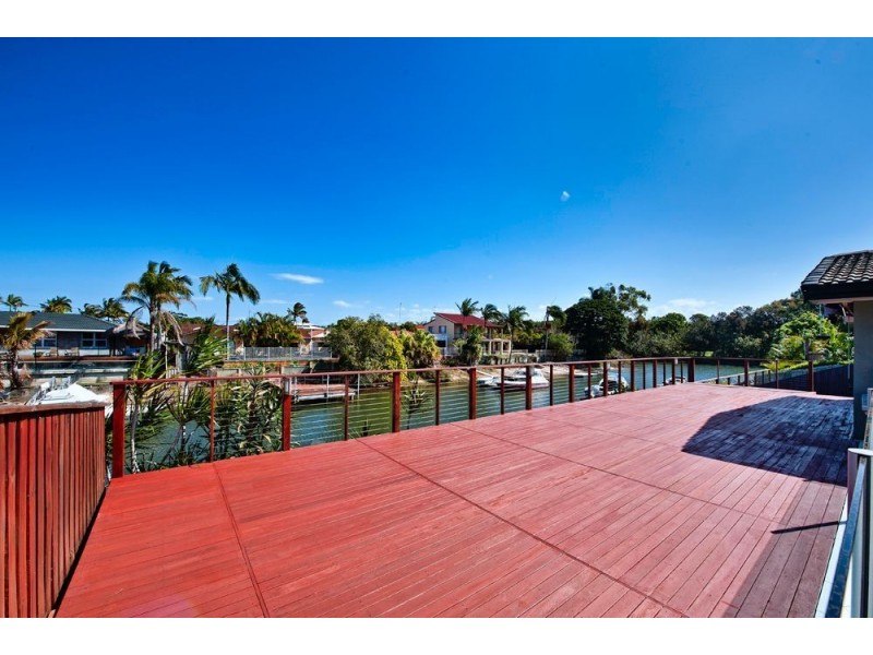 10 Pensacola Court, Broadbeach Waters QLD 4218