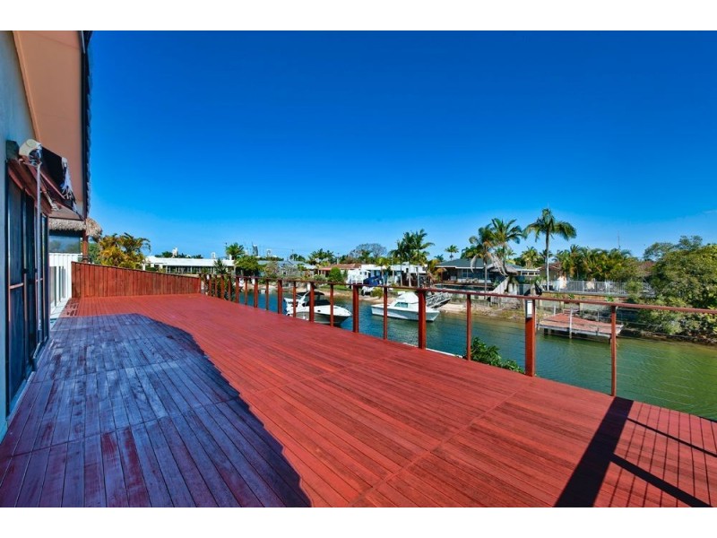 10 Pensacola Court, Broadbeach Waters QLD 4218