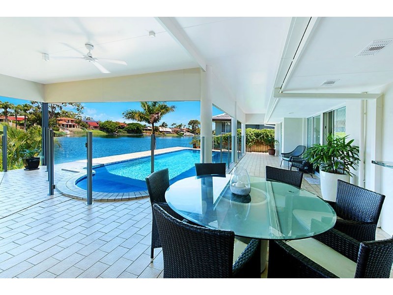 26 Long Island Court, Mermaid Waters QLD 4218