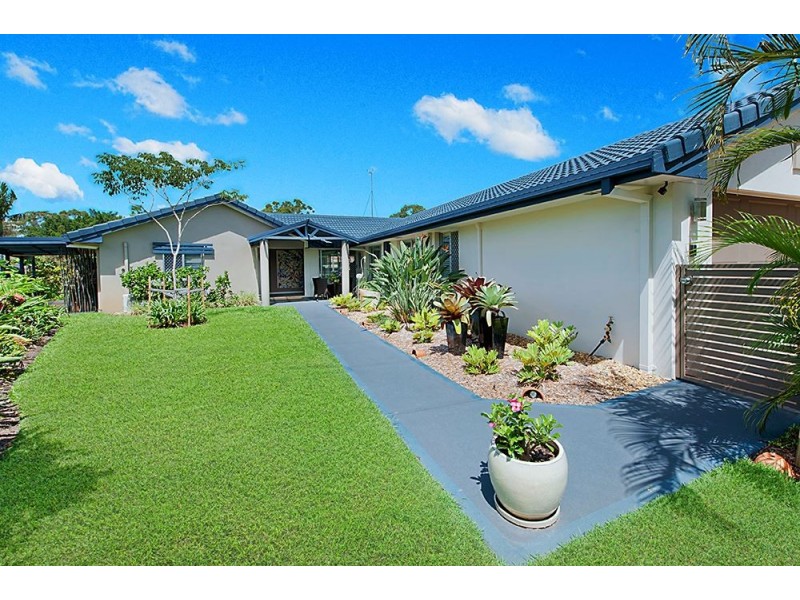 26 Long Island Court, Mermaid Waters QLD 4218