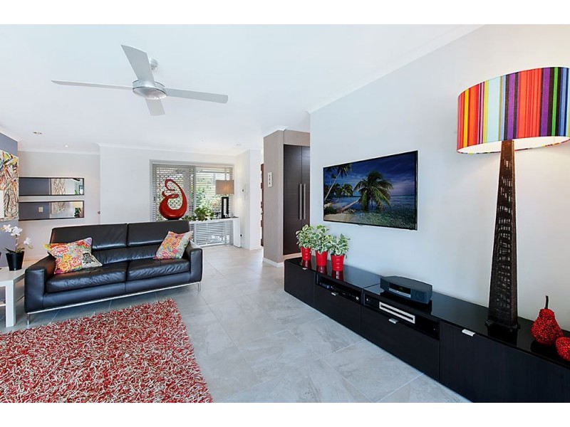 26 Long Island Court, Mermaid Waters QLD 4218