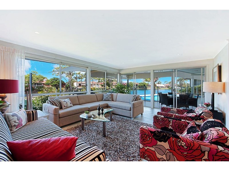 26 Long Island Court, Mermaid Waters QLD 4218