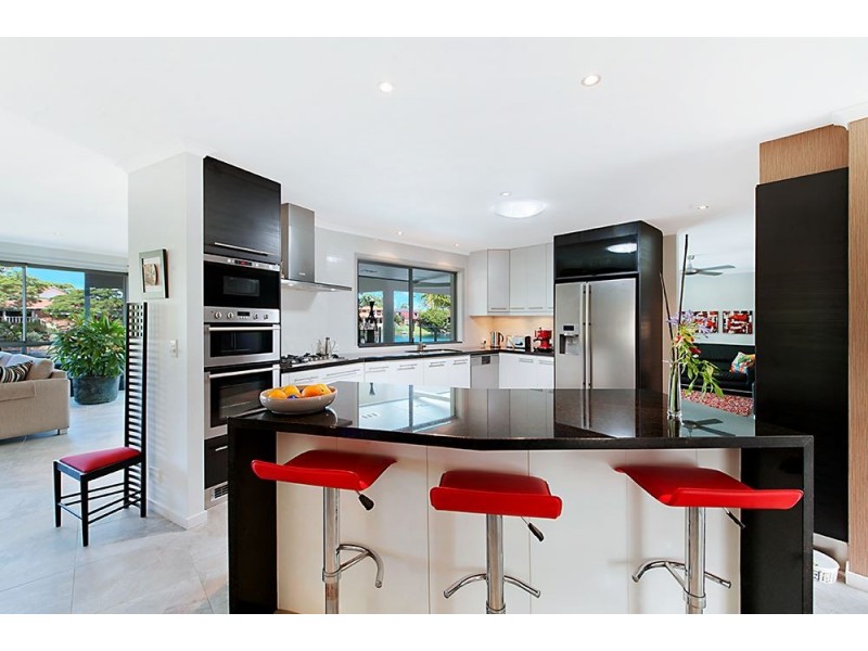 26 Long Island Court, Mermaid Waters QLD 4218