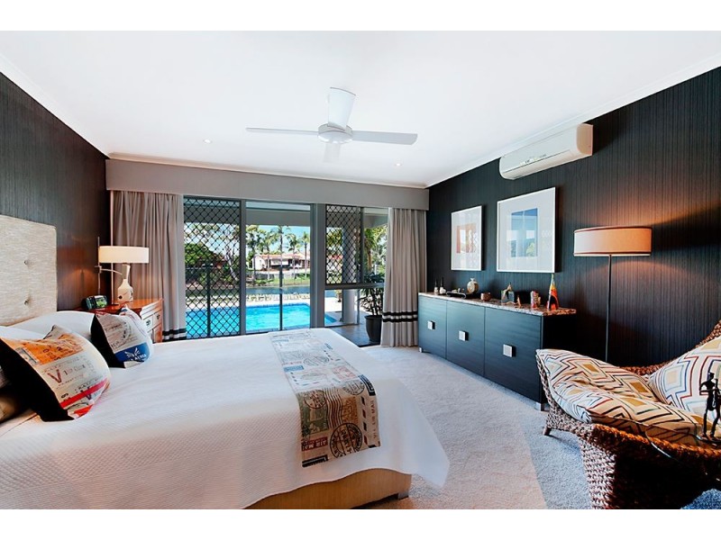 26 Long Island Court, Mermaid Waters QLD 4218