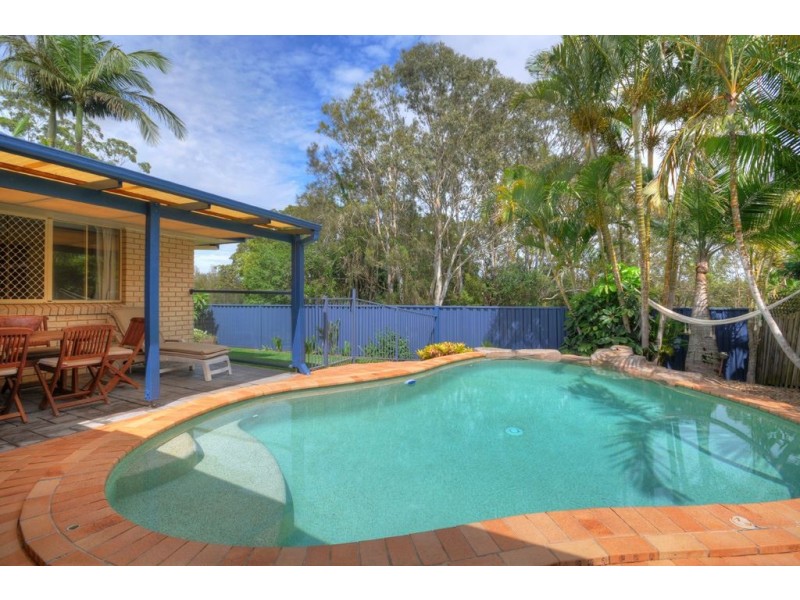 11 Casuarina Drive, Elanora QLD 4221