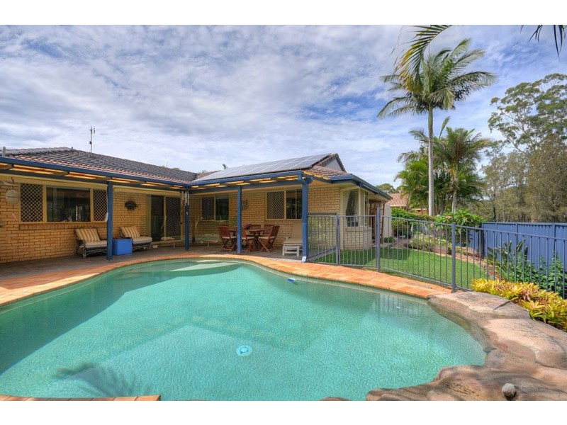 11 Casuarina Drive, Elanora QLD 4221