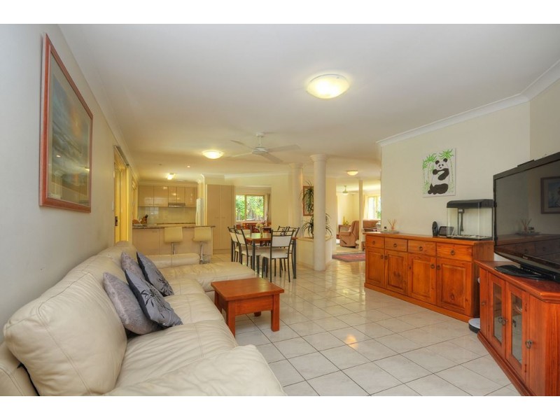 11 Casuarina Drive, Elanora QLD 4221