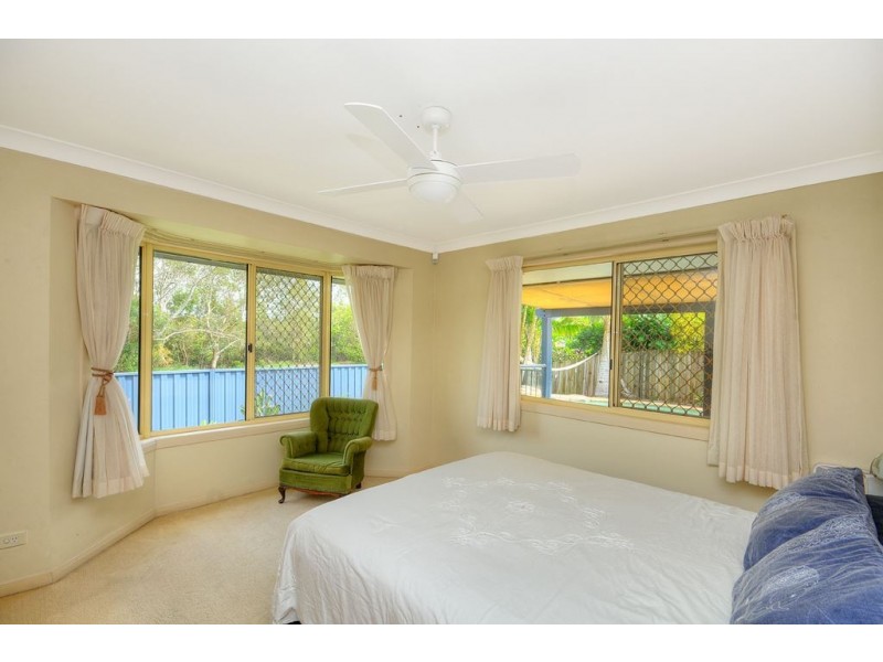 11 Casuarina Drive, Elanora QLD 4221