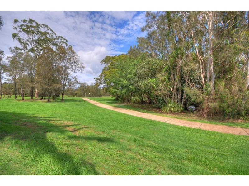 11 Casuarina Drive, Elanora QLD 4221