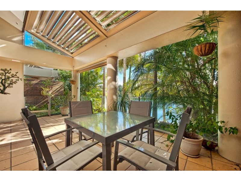 4/125 Santa Cruz Blvd, Clear Island Waters QLD 4226