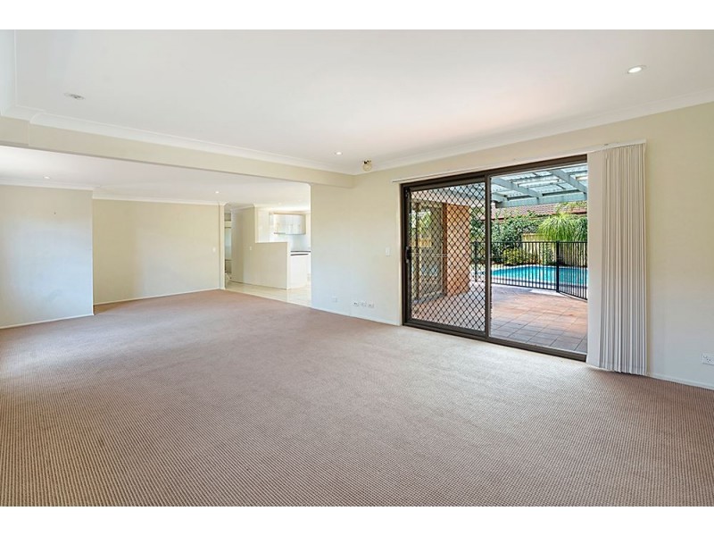 13 Southerly Street, Mermaid Waters QLD 4218