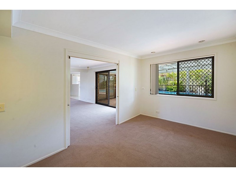13 Southerly Street, Mermaid Waters QLD 4218