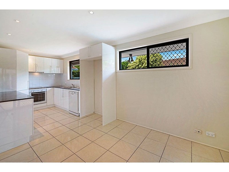 13 Southerly Street, Mermaid Waters QLD 4218