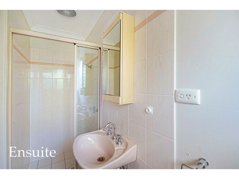 13 Southerly Street, Mermaid Waters QLD 4218