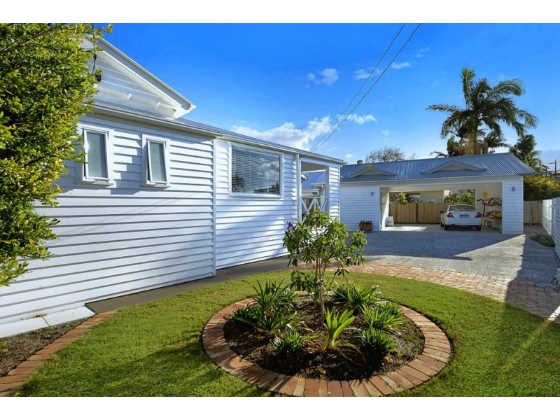 54 Errol Avenue, Paradise Point QLD 4216