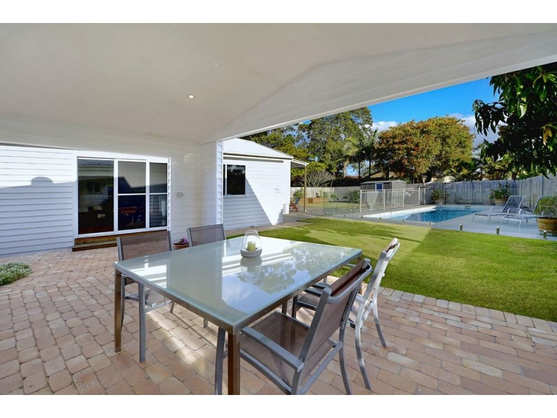 54 Errol Avenue, Paradise Point QLD 4216