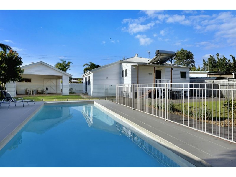 54 Errol Avenue, Paradise Point QLD 4216