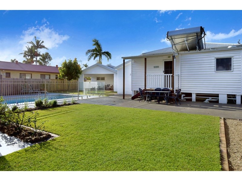 54 Errol Avenue, Paradise Point QLD 4216