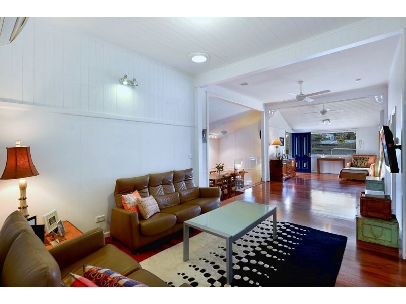 54 Errol Avenue, Paradise Point QLD 4216