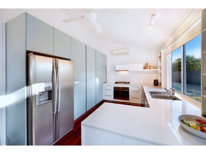 54 Errol Avenue, Paradise Point QLD 4216