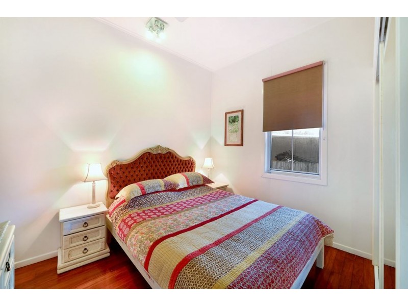 54 Errol Avenue, Paradise Point QLD 4216