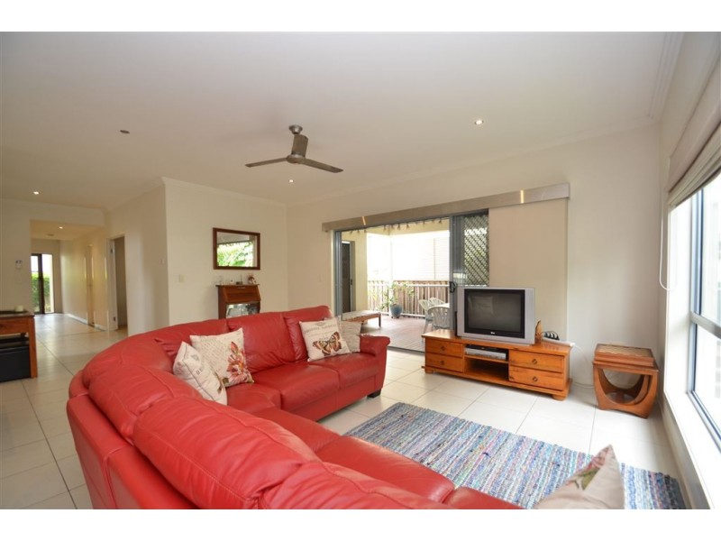 9 Gerona Circuit, Varsity Lakes QLD 4227