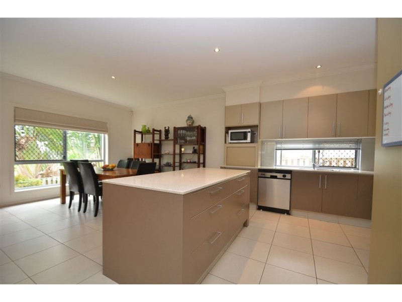 9 Gerona Circuit, Varsity Lakes QLD 4227