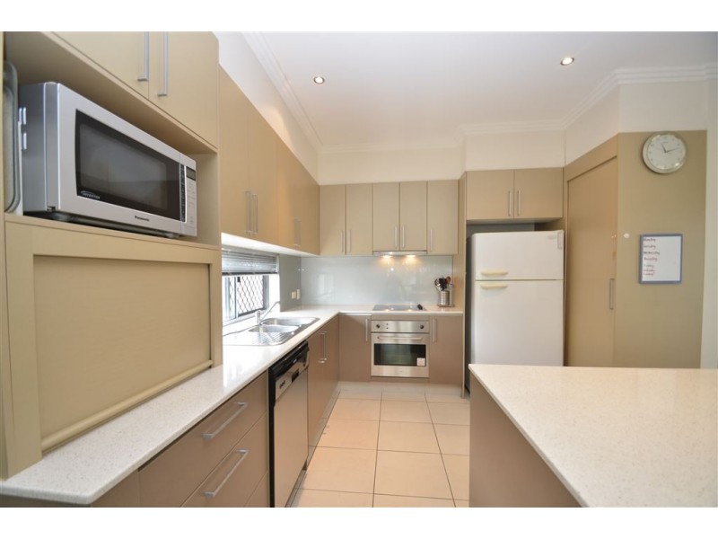 9 Gerona Circuit, Varsity Lakes QLD 4227