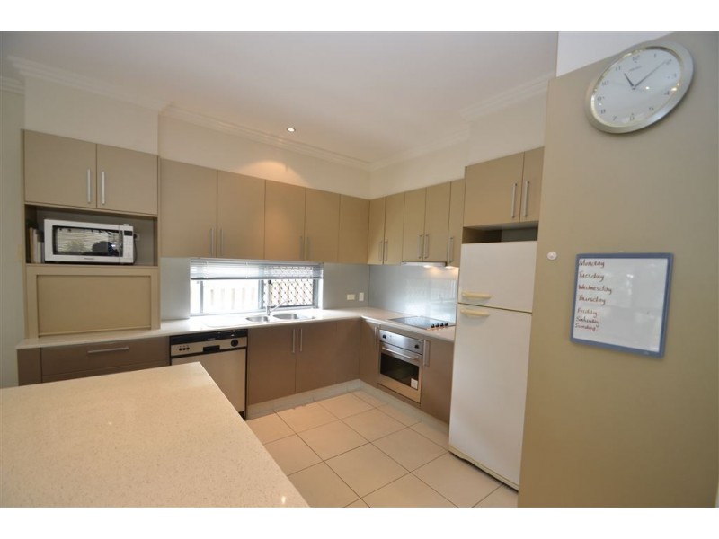 9 Gerona Circuit, Varsity Lakes QLD 4227