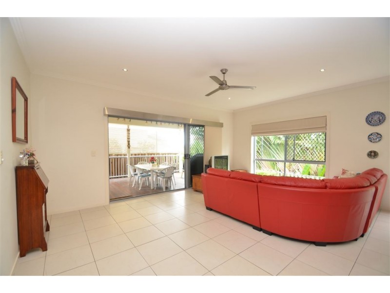 9 Gerona Circuit, Varsity Lakes QLD 4227