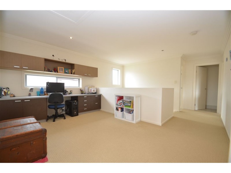 9 Gerona Circuit, Varsity Lakes QLD 4227