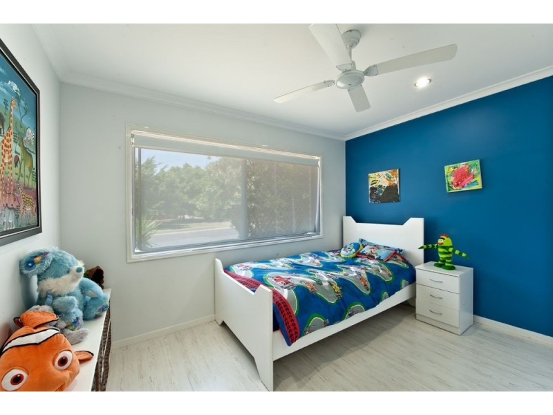 21 Holland Court, Broadbeach Waters QLD 4218