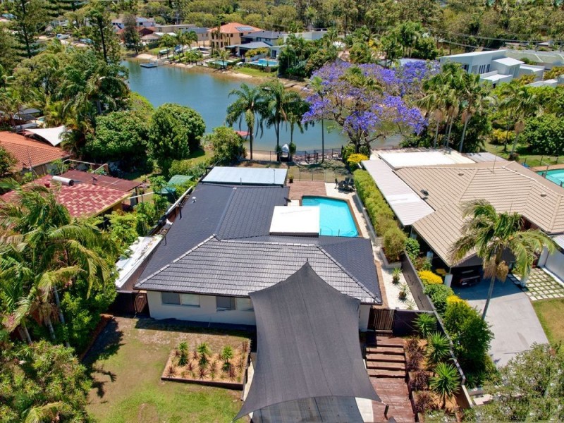 21 Holland Court, Broadbeach Waters QLD 4218