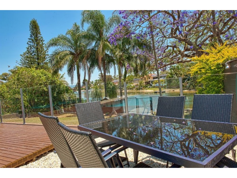 21 Holland Court, Broadbeach Waters QLD 4218