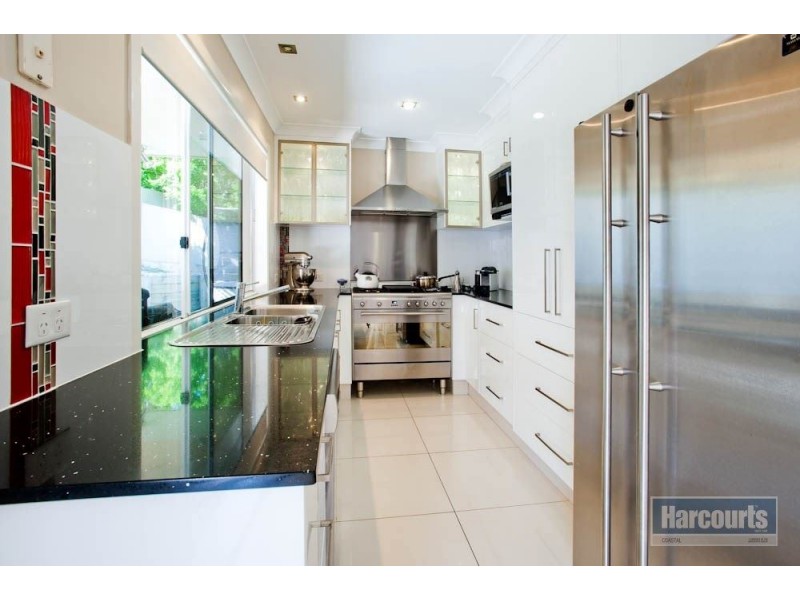 92 Compass Drive, Biggera Waters QLD 4216