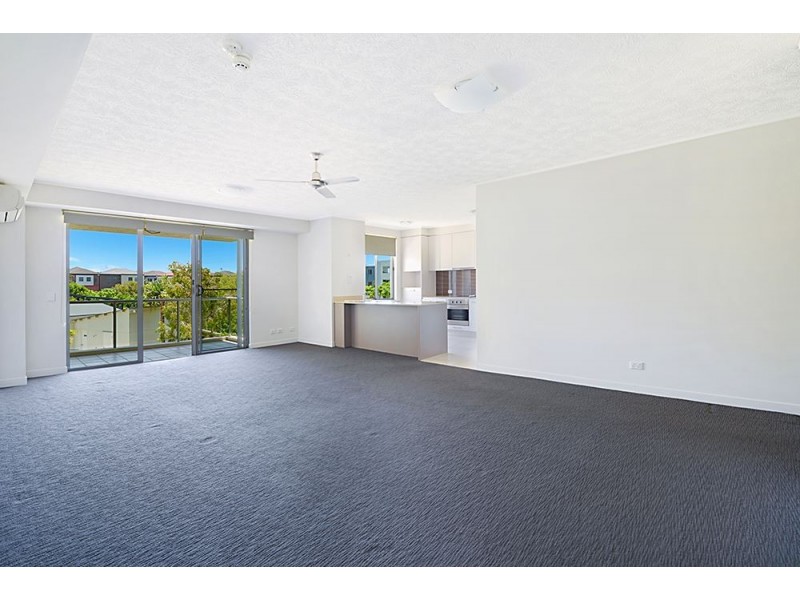 726/66 Sickle Avenue, Hope Island QLD 4212