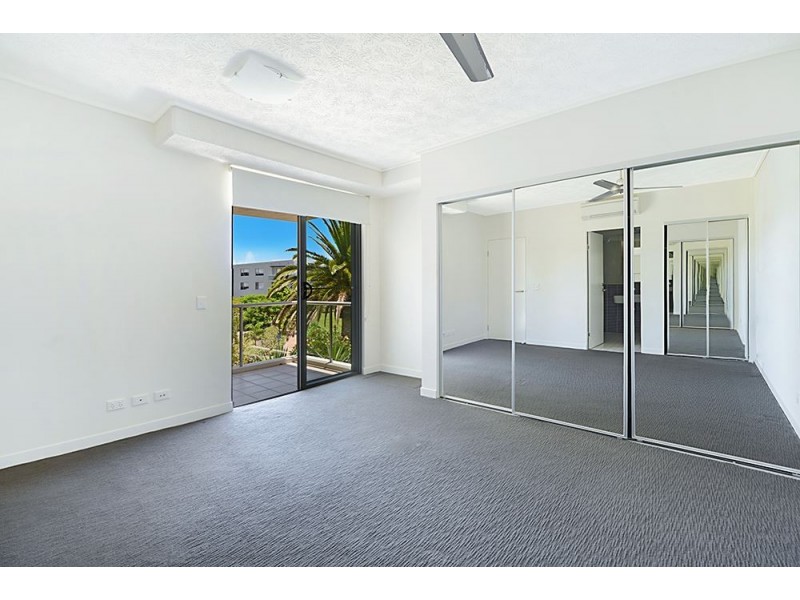 726/66 Sickle Avenue, Hope Island QLD 4212
