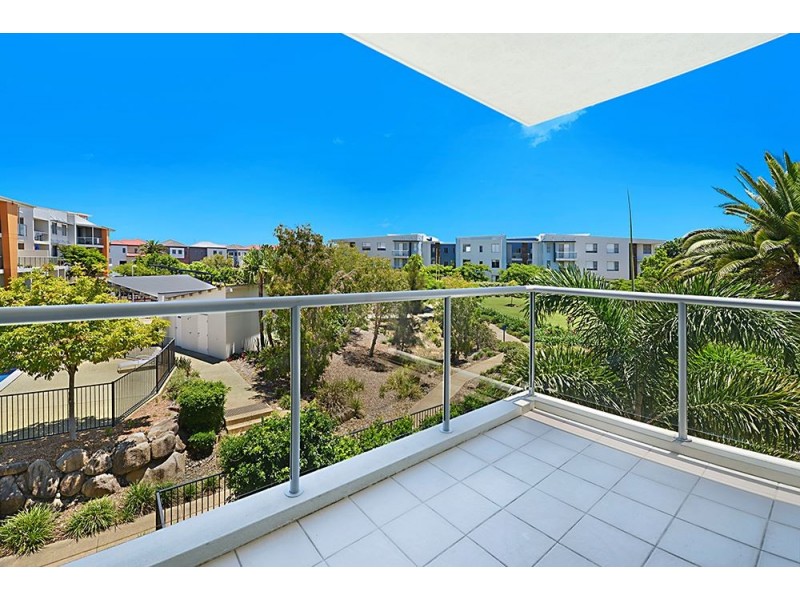 726/66 Sickle Avenue, Hope Island QLD 4212