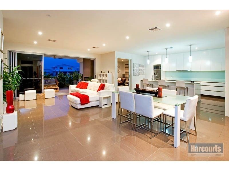 95 Compass Drive, Biggera Waters QLD 4216