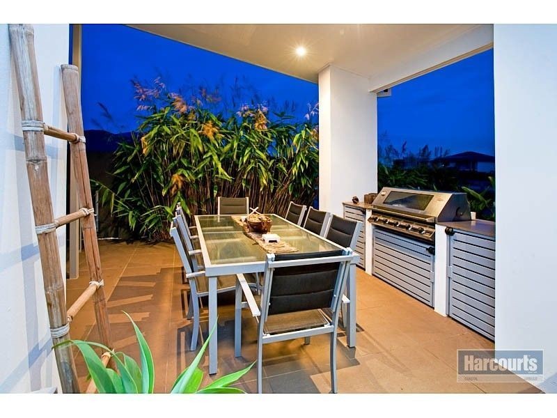 95 Compass Drive, Biggera Waters QLD 4216